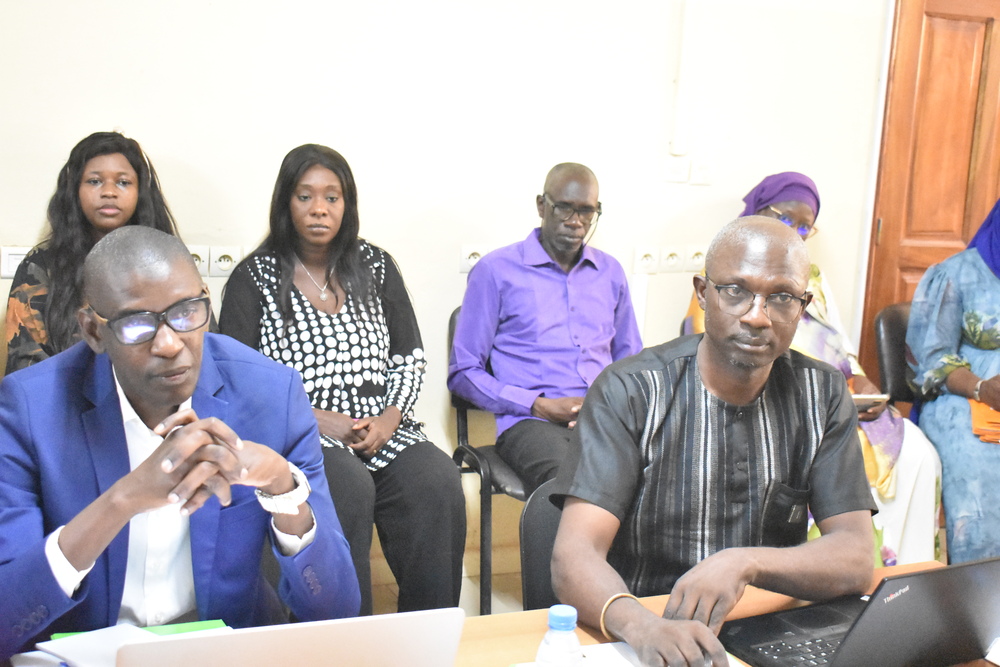 Atelier de Finalisation des Cours de Mircrocertification en Pédagogie Numérique. Le 14 novembre 2024, l'Institut de Formation Ouverte et à Distance (IFOAD) a lancé un atelier de finalisation pour la mise en œuvre effective du programme de mircrocertification en pédagogie numérique, destiné au personnel de formation de l'enseignement supérieur. Cet événement a été présidé par le Pr Abdoul Aziz NDIAYE, Vice-Président du Conseil Académique représentant le recteur empêché, en présence des formateurs, du personn